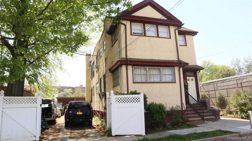 86-36 136th St, Richmond Hill, NY, 11418-1900 | Card Image