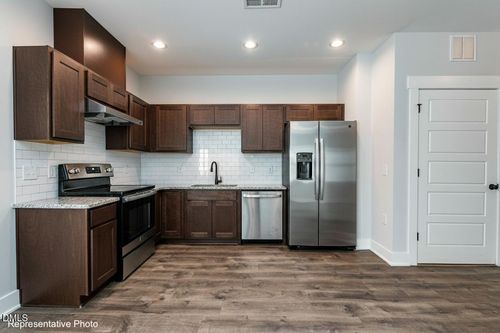 102-641 N O'Neil Street, Clayton, NC, 27520 | Card Image