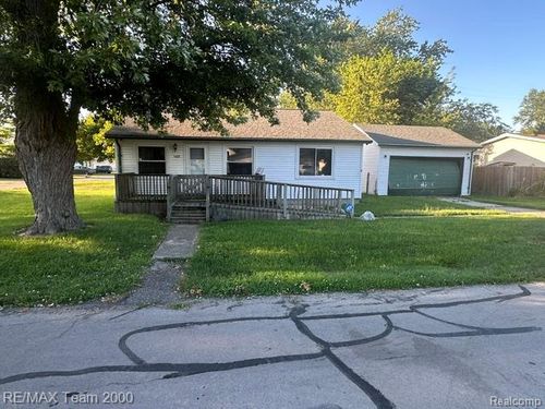 5601 Parkview St, Newport, MI, 48166-9681 | Card Image