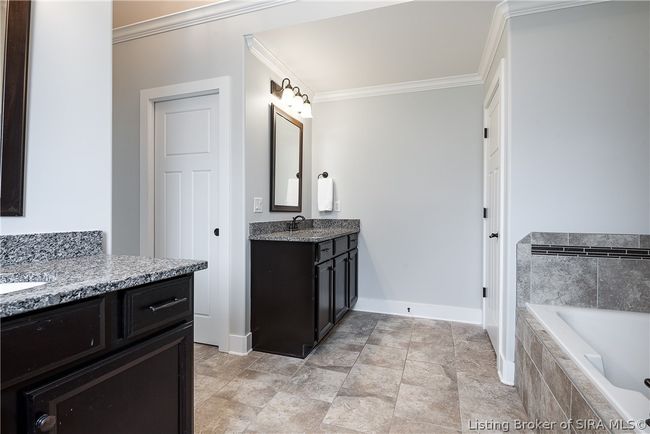 3418 Royal Lake Dr, Home with 4 bedrooms, 3 bathrooms and null parking in Floyds Knobs IN | Image 20