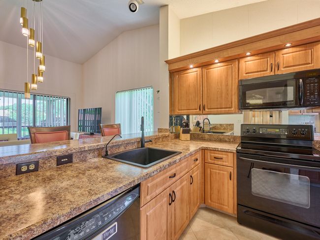 APT-202 - 10828 Lake Palm Ln, Condo with 3 bedrooms, 2 bathrooms and null parking in Boynton Beach FL | Image 10