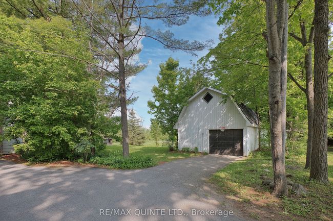 548 Lorna Lane, House other with 5 bedrooms, 5 bathrooms and 5 parking in Greater Napanee ON | Image 4