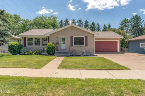 209 E Owens Ave, Bismarck, ND, 58501-1713 | Card Image