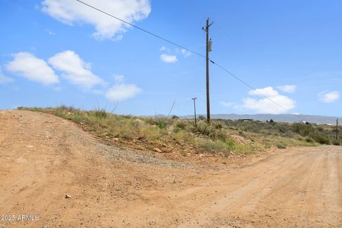 3-9180 E Wolf Rd, Dewey, AZ, 86327-7437 | Card Image