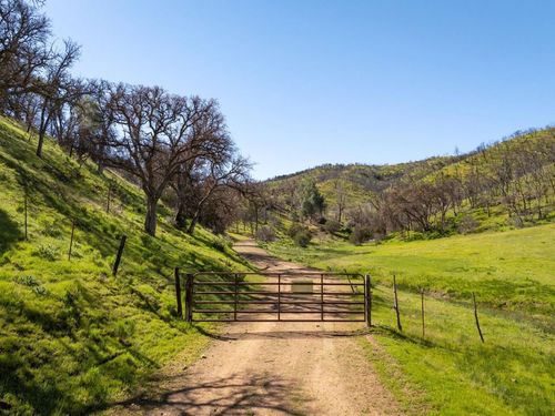 15676 W Corral Hollow Rd, Tracy, CA, 95377 | Card Image