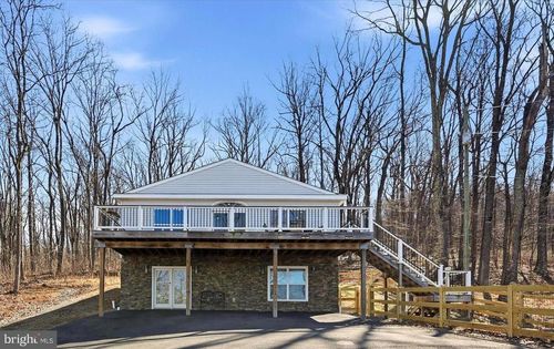 500 Delicious Rd, LINDEN, VA, 22642-6136 | Card Image