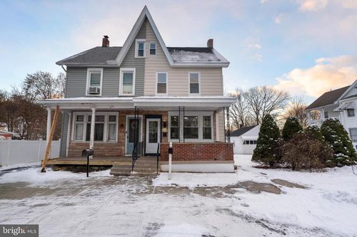 132 5th St, Slatington, PA, 18080-1640 | Card Image