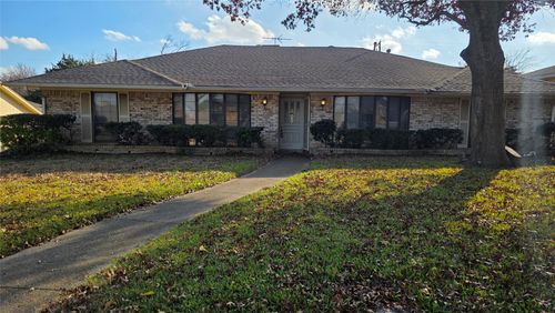 604 The Meadows Pkwy, Desoto, TX, 75115-4729 | Card Image