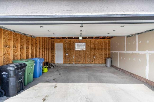 2047 48 Avenue Sw, Home with 3 bedrooms, 3 bathrooms and 2 parking in Calgary AB | Image 46