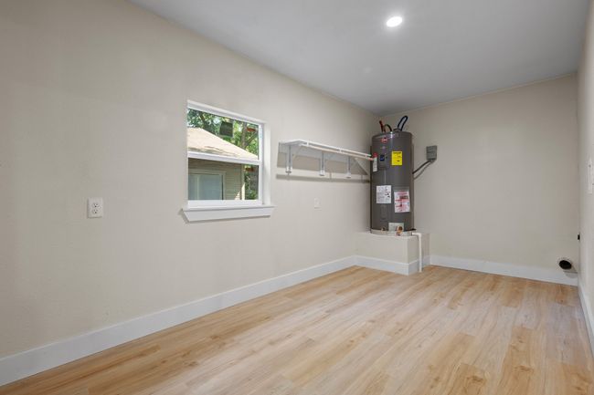 310 N Walnut St, House other with 3 bedrooms, 2 bathrooms and null parking in Cleburne TX | Image 16