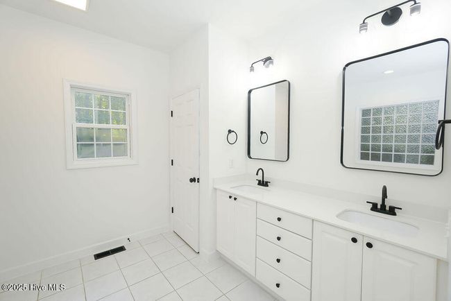 145 Royal Woods Way, House other with 4 bedrooms, 3 bathrooms and 2 parking in Whispering Pines NC | Image 20