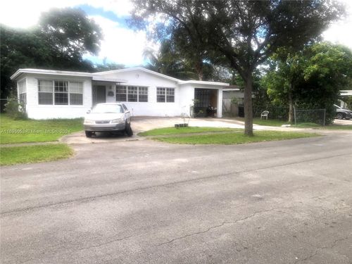 110 Ne 133rd St, North Miami, FL, 33161 | Card Image