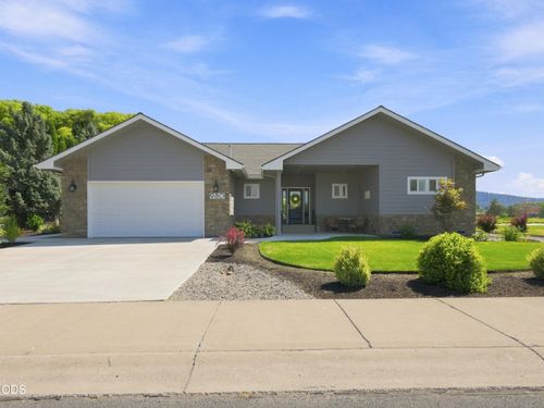 980 Harbor Isle Boulevard, Klamath Falls, OR, 97601 | Card Image