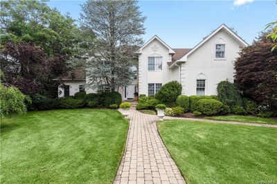 4 Middle Road, House other with 4 bedrooms, 3 bathrooms and null parking in White Plains NY | Image 2