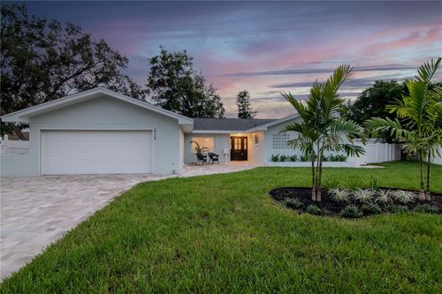 2724 66th Ter S, St Petersburg, FL, 33712-5611 | Card Image