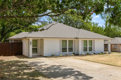 2501 Windy Pine Ln, Arlington, TX, 76015-1116 | Card Image