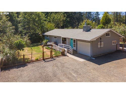4976 Lake Dr, Florence, OR, 97439-8404 | Card Image