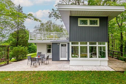 3923 Delmage Ave, Camlachie, ON, N0N1E0 | Card Image