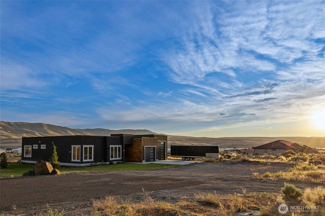 101 Wren Loop N, House other with 3 bedrooms, 3 bathrooms and 3 parking in Mattawa WA | Image 7