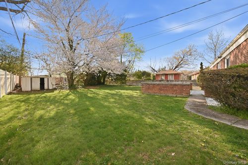 896 School Dr, North Baldwin, NY, 11510-1123 | Card Image