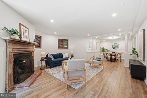 1-1200 E Capitol St Ne, WASHINGTON, DC, 20002-6240 | Card Image