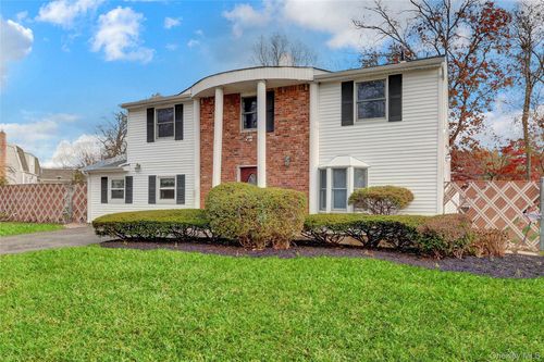 3 Imperial Dr, Selden, NY, 11784-1720 | Card Image