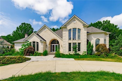 6213 Diana Ct, Highland Heights, OH, 44143-1585 | Card Image
