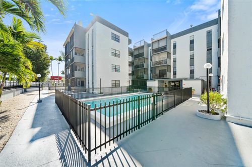 apt-325-13500 Ne 3rd Ct, North Miami, FL, 33161-3669 | Card Image