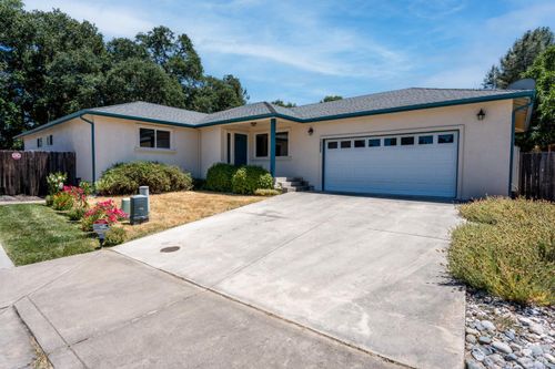 1055 Penelope Ct, Lakeport, CA, 95453 | Card Image
