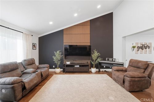 982 S Sarah Way, Anaheim, CA, 92805-5642 | Card Image