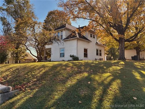 406 Mulberry St, Salem, IN, 47167-1746 | Card Image