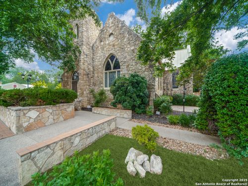 331 Fifth St, Comfort, TX, 78013-2323 | Card Image