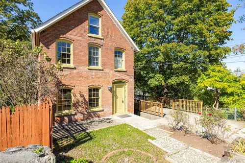 532 Washington Ave, Beacon, NY, 12508-2319 | Card Image