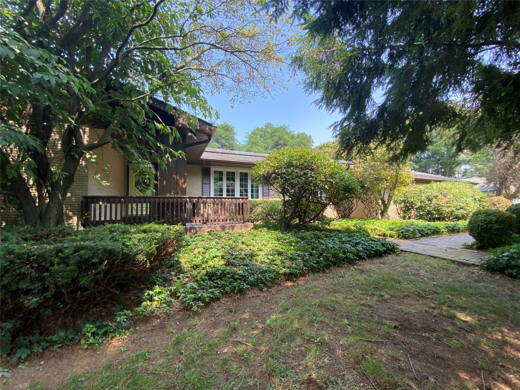 Shore Dr, Erie, PA 16511