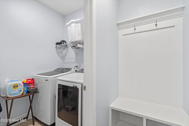 Laundry Room | Image 12