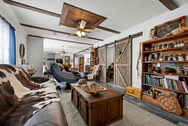 11200 Ne 22 Nd Ct, House other with 4 bedrooms, 3 bathrooms and null parking in BRANFORD FL | Image 5