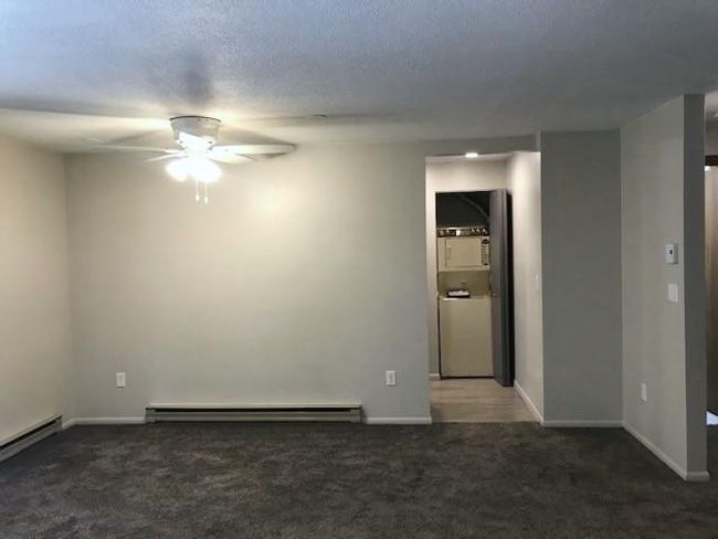 Living Room and Laundry | Image 4