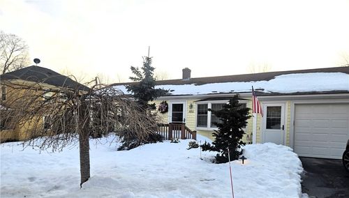 402 Main St, Hope, RI, 02831-1927 | Card Image