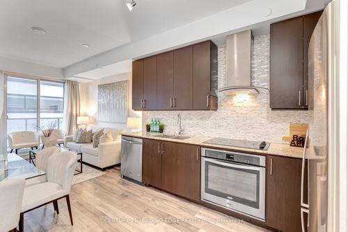 203-9608 Yonge St, Richmond Hill, ON, L4C0X4 | Card Image