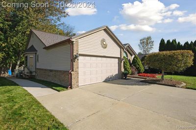 38450 Warren Road, Home with 3 bedrooms, 2 bathrooms and null parking in Westland MI | Image 2