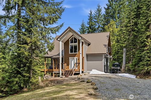 320 Lakeview Way, Easton, WA, 98925-5977 | Card Image