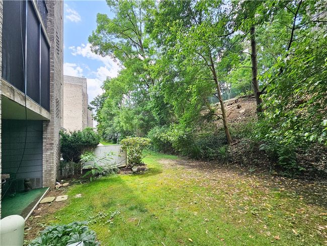 APT-209E - 2120 Greentree Rd, Condo with 2 bedrooms, 2 bathrooms and null parking in Pittsburgh PA | Image 13