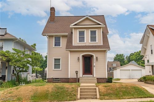 423 Palmetto Ave, Akron, OH, 44301-2740 | Card Image