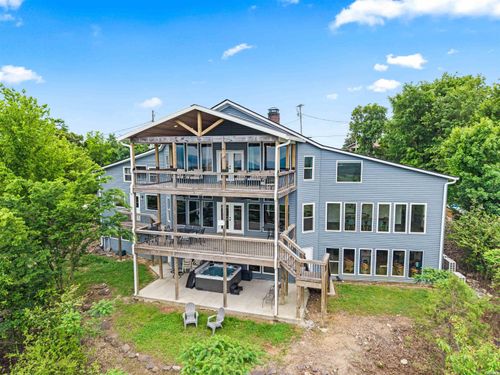896 Mount Riante Rd, Hot Springs, AR, 71913-1852 | Card Image