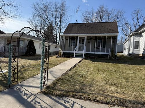 611 S Wisconsin St, Mineral Point, WI, 53565-1435 | Card Image