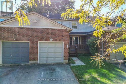 15 Hedge Lawn Dr, Grimsby, ON, L3M5G9 | Card Image