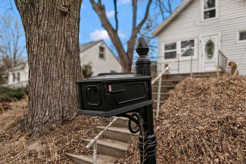 617 E Edgewater St, Portage, WI, 53901-2316 | Card Image