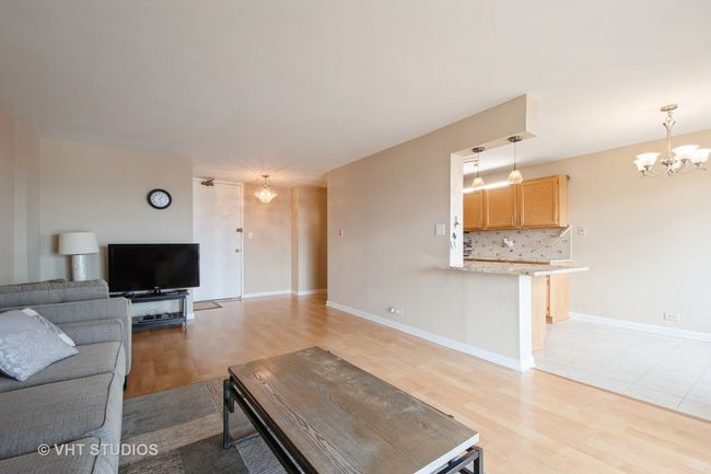 APT-1107 - 7141 N Kedzie Ave, Condo with 1 bedrooms, 1 bathrooms and 1 parking in CHICAGO IL | Image 4
