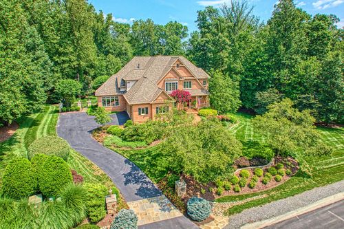 10914 Shallow Creek Dr, GREAT FALLS, VA, 22066-1555 | Card Image