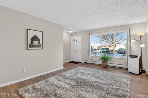 apt-54-5959 Alan Dr, Brighton, MI, 48116-8353 | Card Image